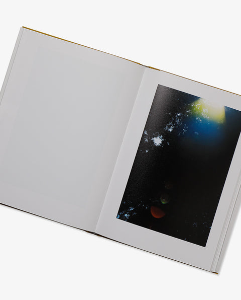 Inhabiting Light Dialogue on the Edge of the Everyday World